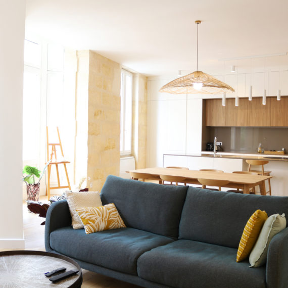 Rénovation totale d'un appartement de 112 m² résolument contemporain, en plein Centre de Bordeaux.